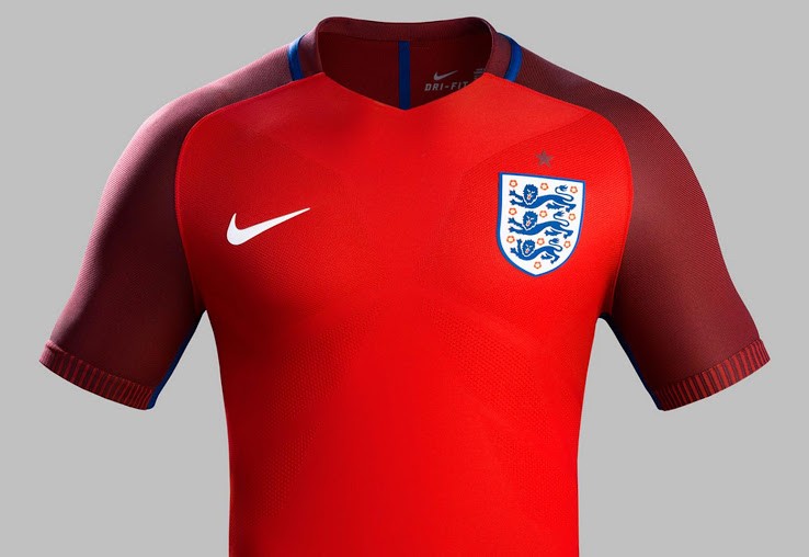 Anglie pryč fotbalové košile špionážní fotografie expozice
